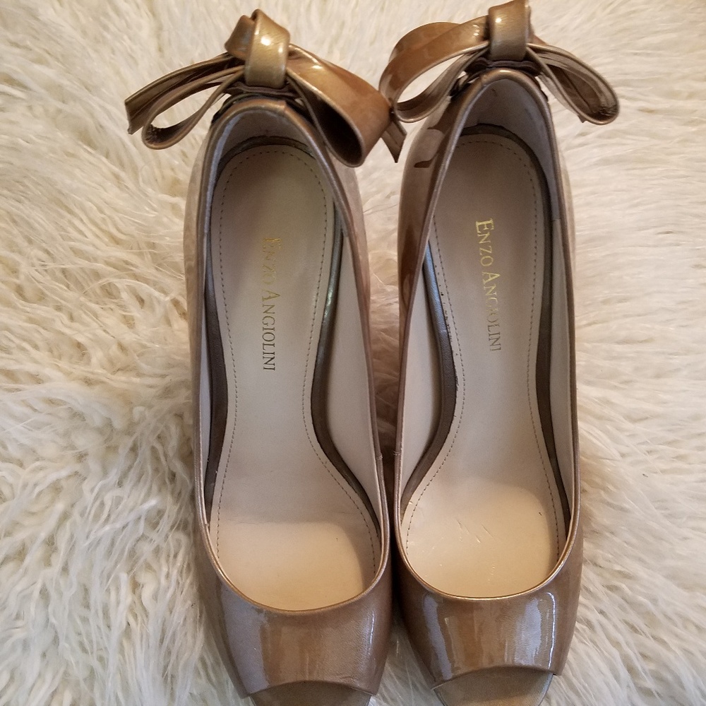 New enzo anglolini learher pump